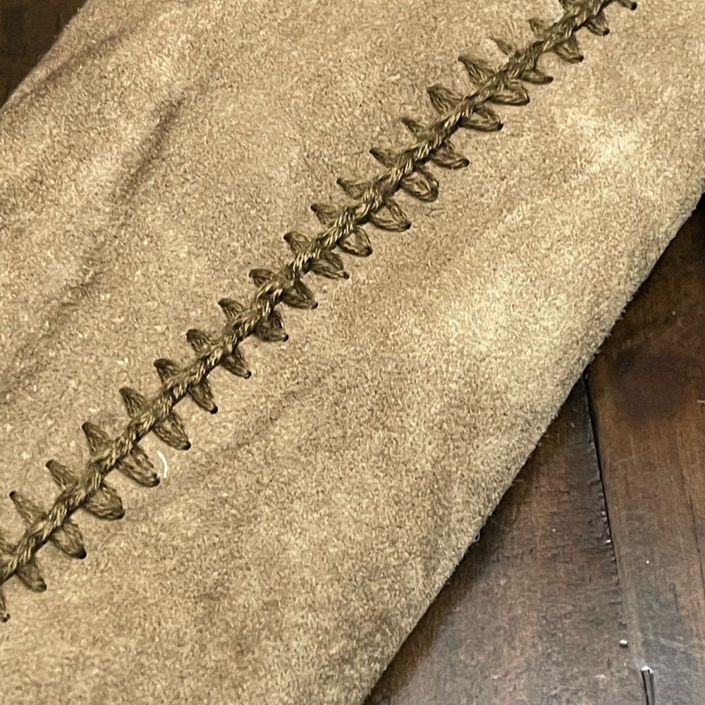 Women's Beige Suede Leather Jacket with Embroidered Detailing - Picture 10 of 15